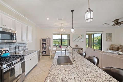 House in Lakewood Ranch, Florida 4 bedrooms, 236.53 sq.m. № 1326709 - photo 9