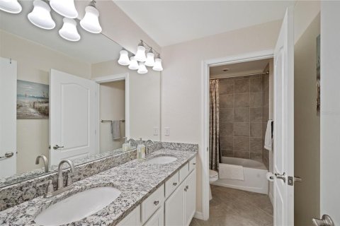 House in Lakewood Ranch, Florida 4 bedrooms, 236.53 sq.m. № 1326709 - photo 30