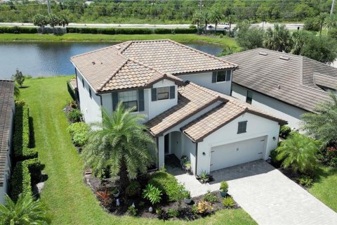 House in Lakewood Ranch, Florida 4 bedrooms, 236.53 sq.m. № 1326709 - photo 4