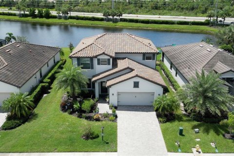 House in Lakewood Ranch, Florida 4 bedrooms, 236.53 sq.m. № 1326709 - photo 5