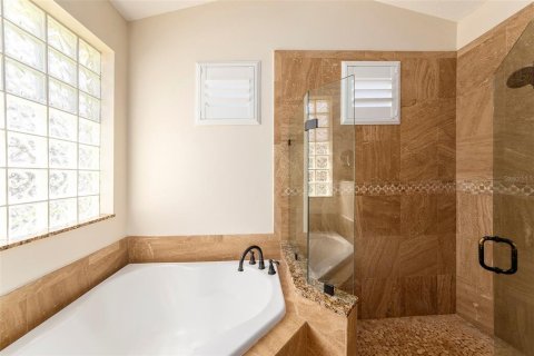 Casa en venta en Tampa, Florida, 4 dormitorios, 257.9 m2 № 2120657 - foto 11