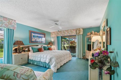 House in Palm Harbor, Florida 4 bedrooms, 263.29 sq.m. № 2280551 - photo 16