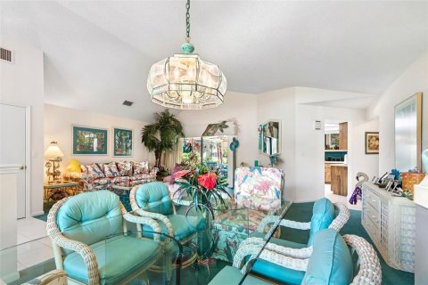 House in Palm Harbor, Florida 4 bedrooms, 263.29 sq.m. № 2280551 - photo 8