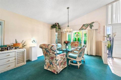 House in Palm Harbor, Florida 4 bedrooms, 263.29 sq.m. № 2280551 - photo 9