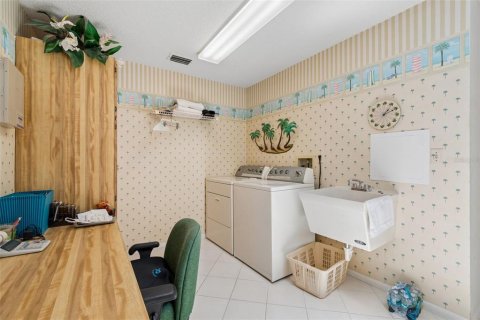 House in Palm Harbor, Florida 4 bedrooms, 263.29 sq.m. № 2280551 - photo 26