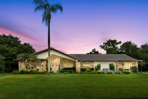 House in Palm Harbor, Florida 4 bedrooms, 263.29 sq.m. № 2280551