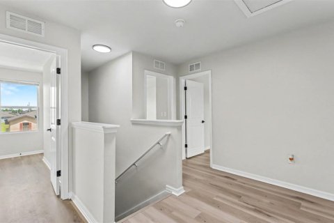 House in Poinciana, Florida 4 bedrooms, 189.52 sq.m. № 2339109 - photo 9