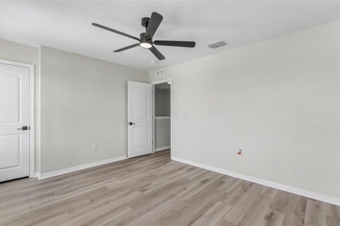 House in Poinciana, Florida 4 bedrooms, 189.52 sq.m. № 2339109 - photo 13