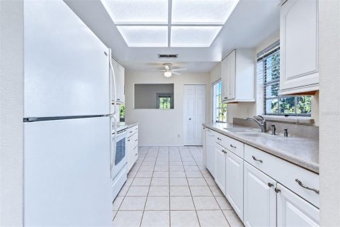 Villa ou maison à vendre à Palm Harbor, Floride: 2 chambres, 110.55 m2 № 2411651 - photo 24