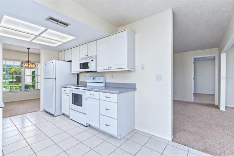 Villa ou maison à vendre à Palm Harbor, Floride: 2 chambres, 110.55 m2 № 2411651 - photo 22