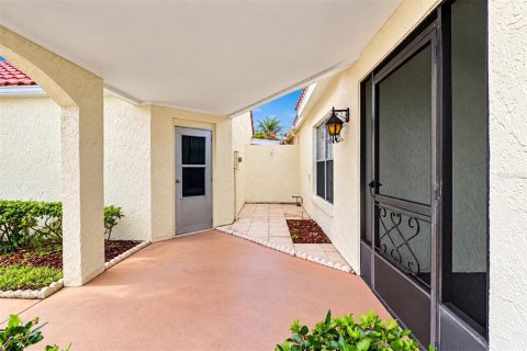 Villa ou maison à vendre à Palm Harbor, Floride: 2 chambres, 110.55 m2 № 2411651 - photo 6