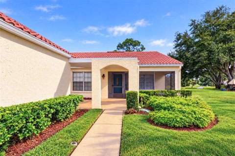 Villa ou maison à vendre à Palm Harbor, Floride: 2 chambres, 110.55 m2 № 2411651 - photo 3