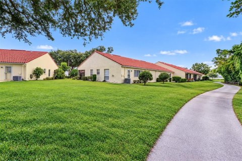 Villa ou maison à vendre à Palm Harbor, Floride: 2 chambres, 110.55 m2 № 2411651 - photo 8