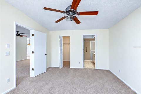 Villa ou maison à vendre à Palm Harbor, Floride: 2 chambres, 110.55 m2 № 2411651 - photo 28