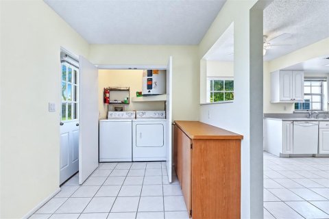 Villa ou maison à vendre à Palm Harbor, Floride: 2 chambres, 110.55 m2 № 2411651 - photo 26