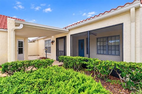 Villa ou maison à vendre à Palm Harbor, Floride: 2 chambres, 110.55 m2 № 2411651 - photo 5