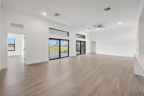 Купить виллу или дом в Пунта-Горда, Флорида 8 комнат, 218.41м2, № 1579027 - фото 7