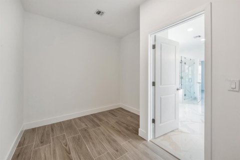 Купить виллу или дом в Пунта-Горда, Флорида 8 комнат, 218.41м2, № 1579027 - фото 21