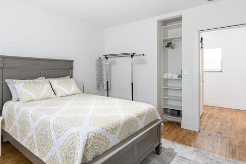 Casa en alquiler en Miami, Florida, 1 dormitorio, 214.14 m2 № 1867317 - foto 7