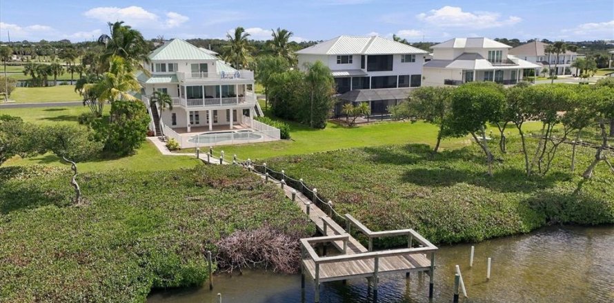 Villa ou maison à Englewood, Floride 3 chambres, 258.92 m2 № 2430534