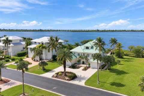 Villa ou maison à vendre à Englewood, Floride: 3 chambres, 258.92 m2 № 2430534 - photo 6