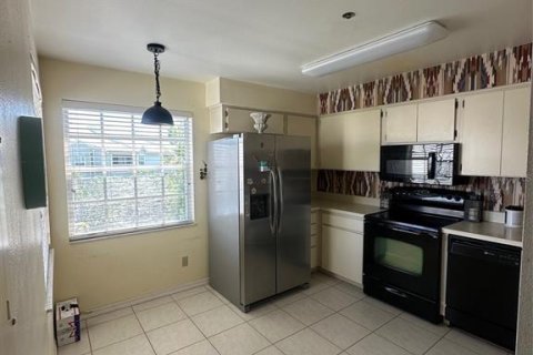 Condo in Saint Petersburg, Florida, 2 bedrooms  № 1824549 - photo 7