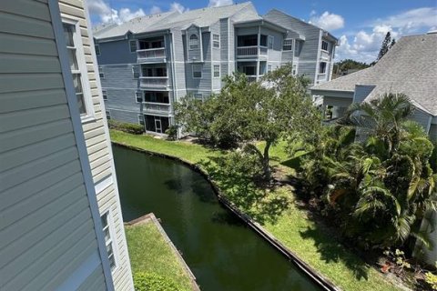 Condo in Saint Petersburg, Florida, 2 bedrooms  № 1824549 - photo 3