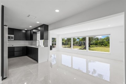 House in Punta Gorda, Florida 2 bedrooms, 129.32 sq.m. № 1852569 - photo 9