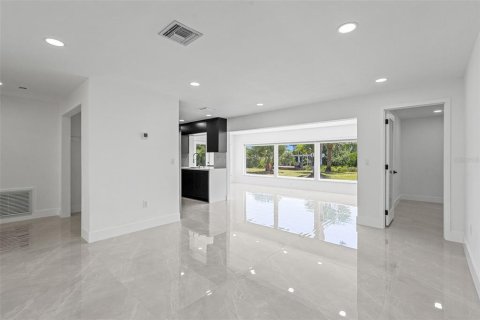 House in Punta Gorda, Florida 2 bedrooms, 129.32 sq.m. № 1852569 - photo 7