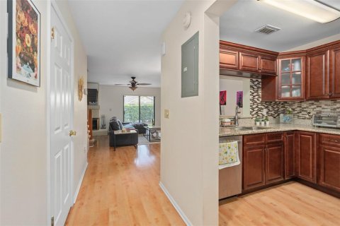 Condo in Winter Park, Florida, 2 bedrooms  № 2393890 - photo 6
