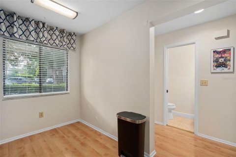 Condo in Winter Park, Florida, 2 bedrooms  № 2393890 - photo 9