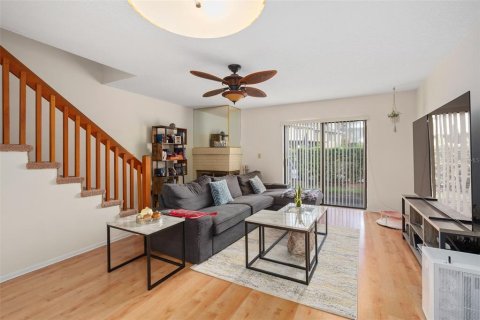 Condo in Winter Park, Florida, 2 bedrooms  № 2393890 - photo 13
