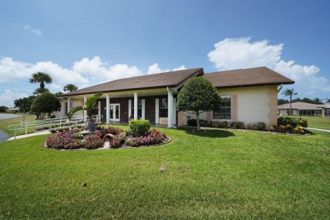Condo in St. Lucie, Florida, 2 bedrooms № 2254552 - photo 24