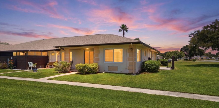Condo in St. Lucie, Florida, 2 bedrooms № 2254552