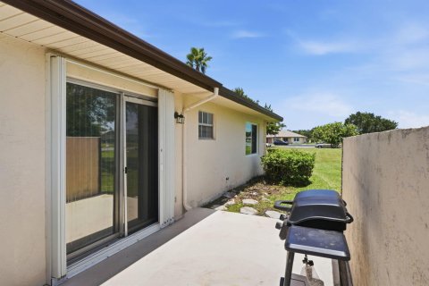 Condo in St. Lucie, Florida, 2 bedrooms № 2254552 - photo 22