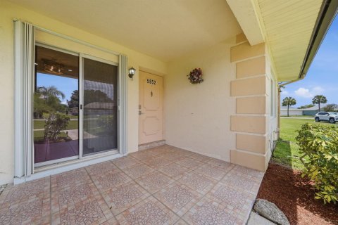 Condo in St. Lucie, Florida, 2 bedrooms № 2254552 - photo 3