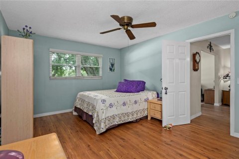 Condo in New Port Richey, Florida, 2 bedrooms № 2099605 - photo 23