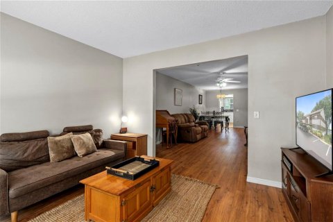 Condo in New Port Richey, Florida, 2 bedrooms № 2099605 - photo 13