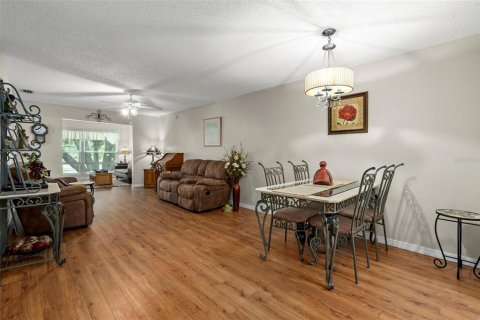 Condo in New Port Richey, Florida, 2 bedrooms № 2099605 - photo 16