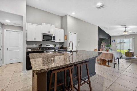 House in Sun City Center, Florida 3 bedrooms, 134.8 sq.m. № 2157182 - photo 5