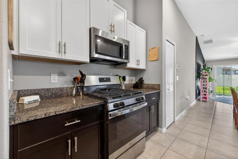 House in Sun City Center, Florida 3 bedrooms, 134.8 sq.m. № 2157182 - photo 8