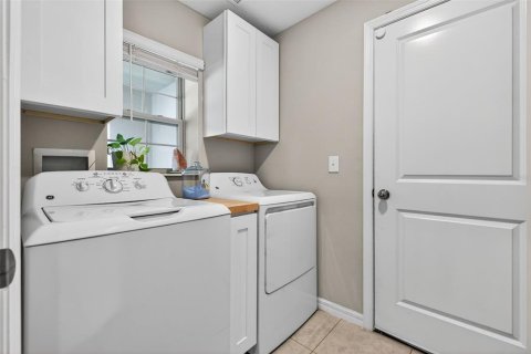 House in Sun City Center, Florida 3 bedrooms, 134.8 sq.m. № 2157182 - photo 20