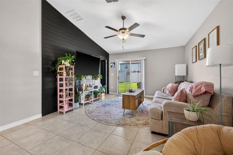 House in Sun City Center, Florida 3 bedrooms, 134.8 sq.m. № 2157182 - photo 11