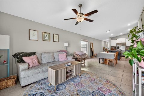 House in Sun City Center, Florida 3 bedrooms, 134.8 sq.m. № 2157182 - photo 13