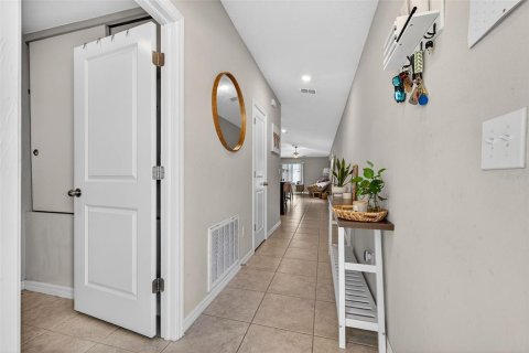 House in Sun City Center, Florida 3 bedrooms, 134.8 sq.m. № 2157182 - photo 3