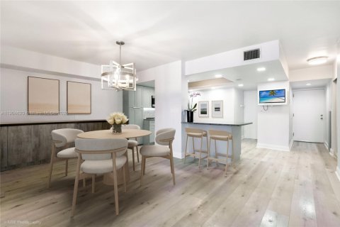 Condominio en venta en Pompano Beach, Florida, 2 dormitorios, 133.78 m2 № 1964208 - foto 8