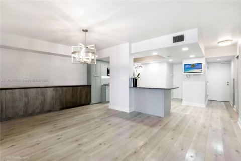 Condominio en venta en Pompano Beach, Florida, 2 dormitorios, 133.78 m2 № 1964208 - foto 7