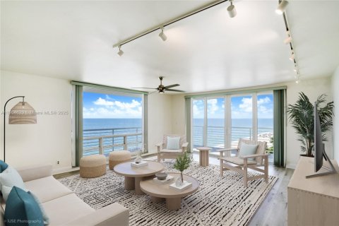 Condominio en venta en Pompano Beach, Florida, 2 dormitorios, 133.78 m2 № 1964208 - foto 19