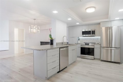 Condominio en venta en Pompano Beach, Florida, 2 dormitorios, 133.78 m2 № 1964208 - foto 6