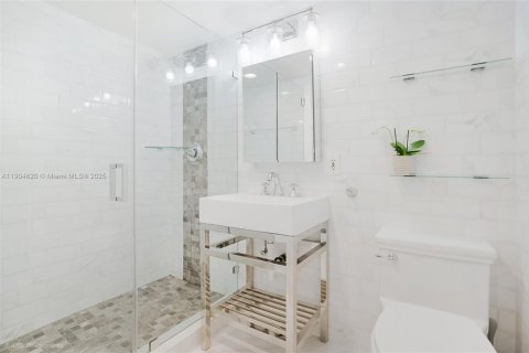 Condominio en venta en Pompano Beach, Florida, 2 dormitorios, 133.78 m2 № 1964208 - foto 17